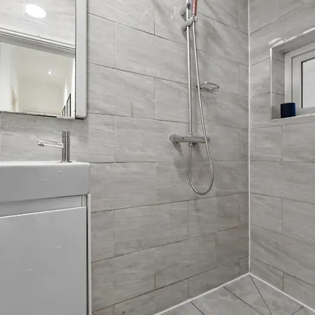 Stunning 3-Bedroom In London - Sleeps 8 Exterior photo