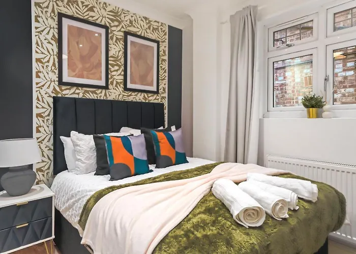 Stunning 3-Bedroom In London - Sleeps 8